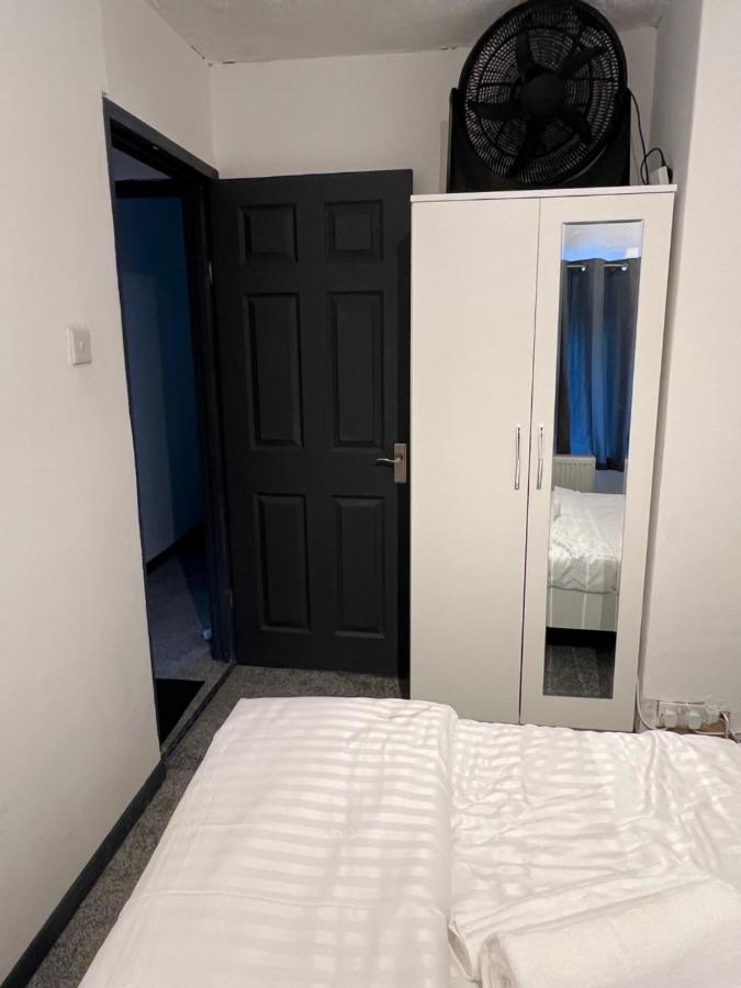 קובנטרי Nano Rooms Accommodation מראה חיצוני תמונה